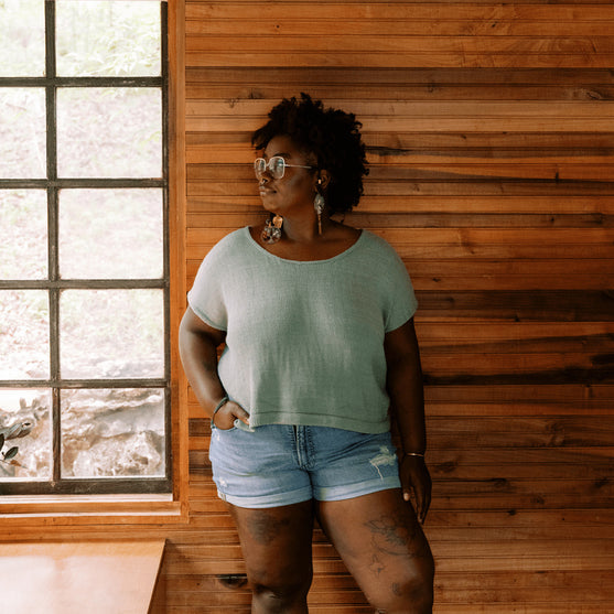 Floreale Top - Top mit Spitzeneinsatz hinten
5