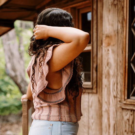 Dalle de Verre - Top mit Rüschenärmeln
6