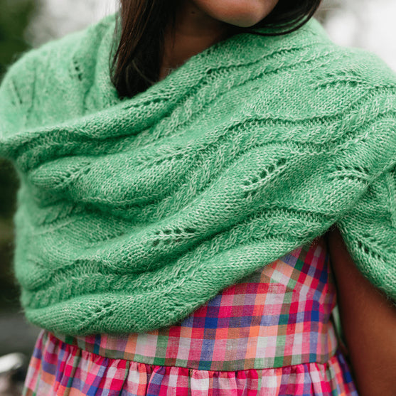 Hiedra Shawl - Wrap mit Blattmotiv
9