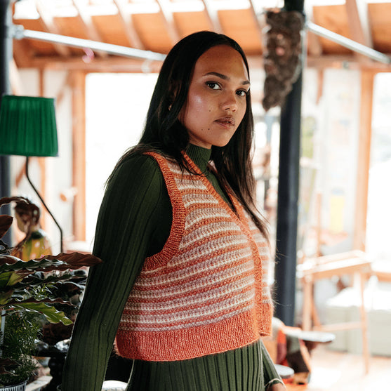 Amelia - Bunte Weste
3