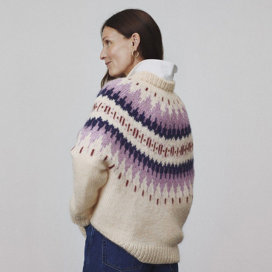 Dorthea - Pullover mit Rundpasse
7