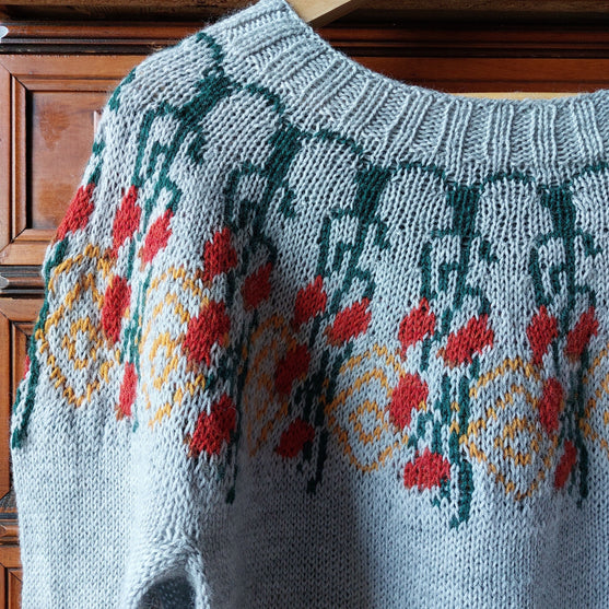 Autumn Berries - Pullover
3