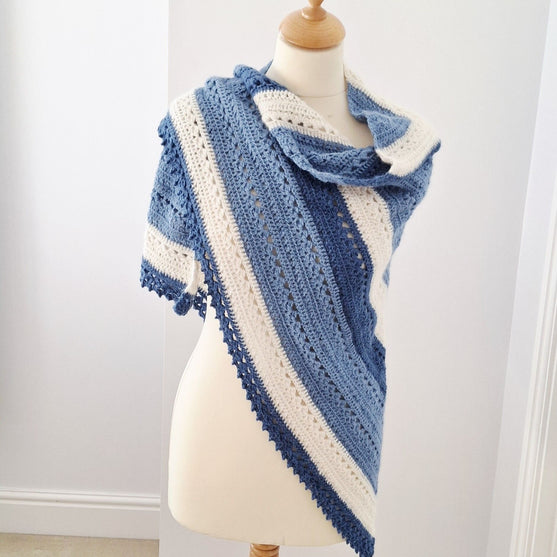 Whispering Frost - Schal
2