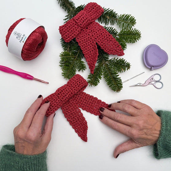 Gehäkelte Schleife - Weihnachtsdeko
7