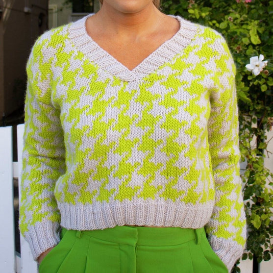 457-03 Akita Pullover
4