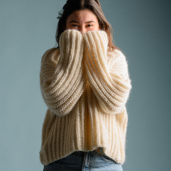 Naomi - Patentsweater
4