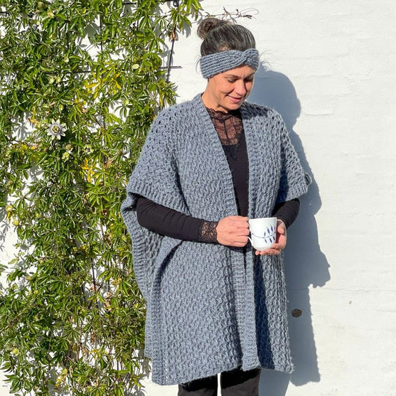 Fluffy Hygge - Poncho
4