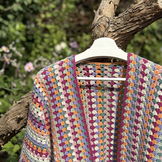 Oh So Colorful Granny - Strickjacke
11