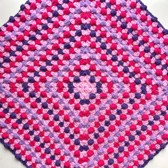 Bella’s Bobble Granny Square - Decke
3
