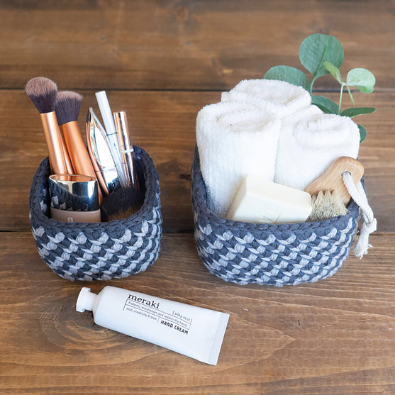 Oblique Lines Stripes - Viereckige Körbchen
2