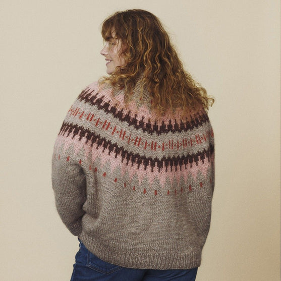 Dorthea - Pullover mit Rundpasse
6