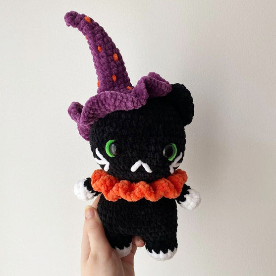 Willow - Halloween-Katze
2