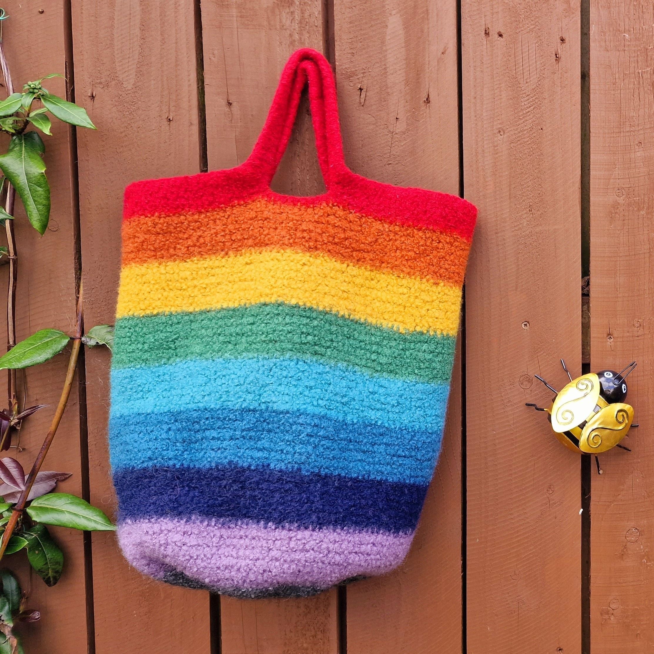 Rainbow Stripes Filztasche – Hobbii