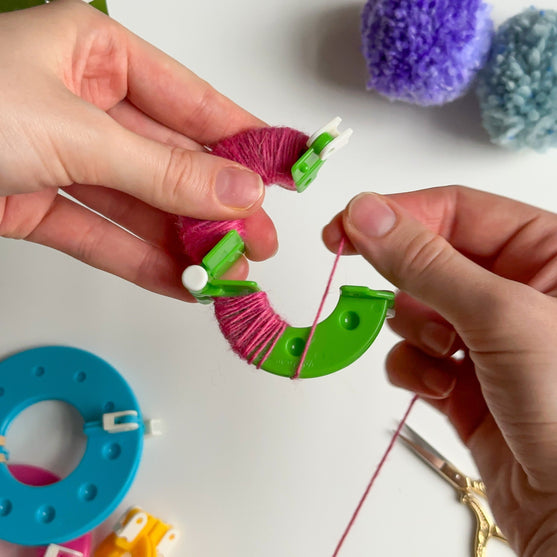 Hoop Herstellungs Set für Pompon - Hobbii
6