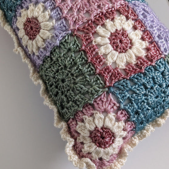 Patchwork Flowers - Kissen
3