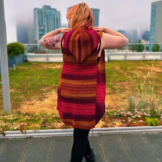 Burning Embers - West mit Kapuze
3