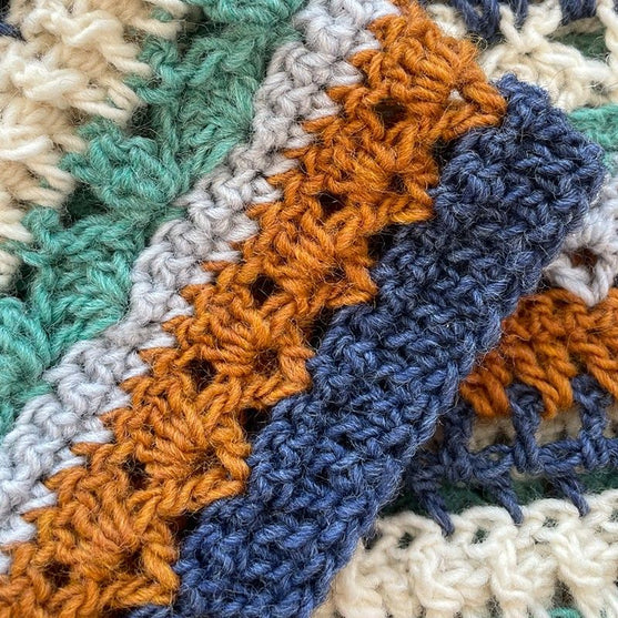 Holiday Glow - Pullover
7