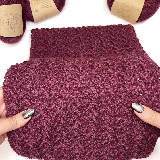 

Sharp Ridges - Schal
10