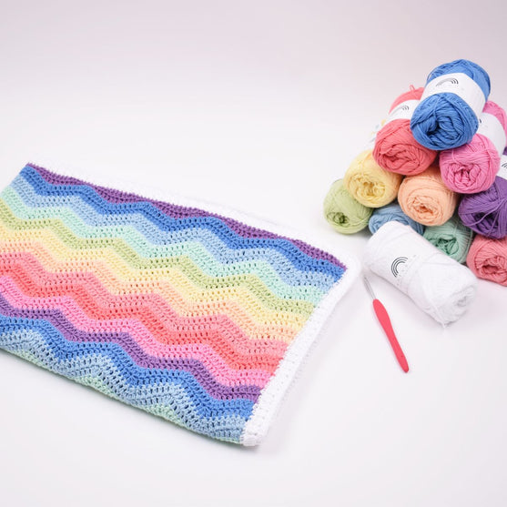 

Gehäkelte Rainbow Babydecke – Pastell
5