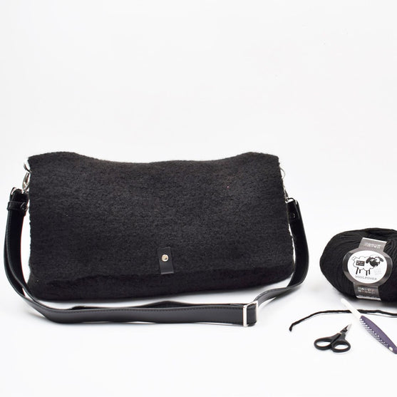 

Gefilzte Tasche - gehäkelt
1