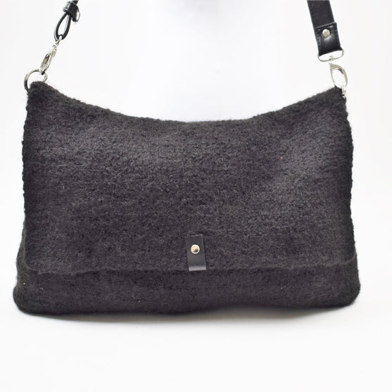 

Gefilzte Tasche - gehäkelt
2