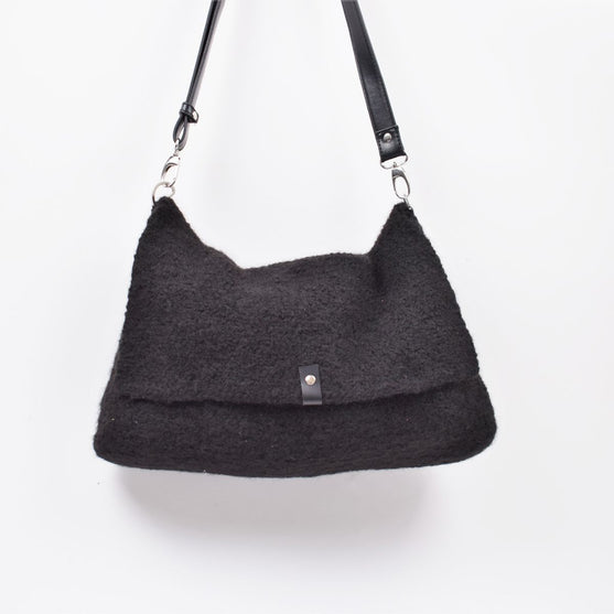 

Gefilzte Tasche - gehäkelt
3