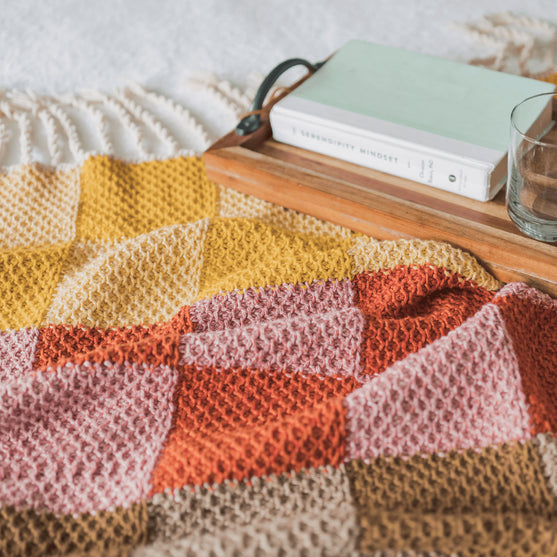 

Checked Out - Decke
4