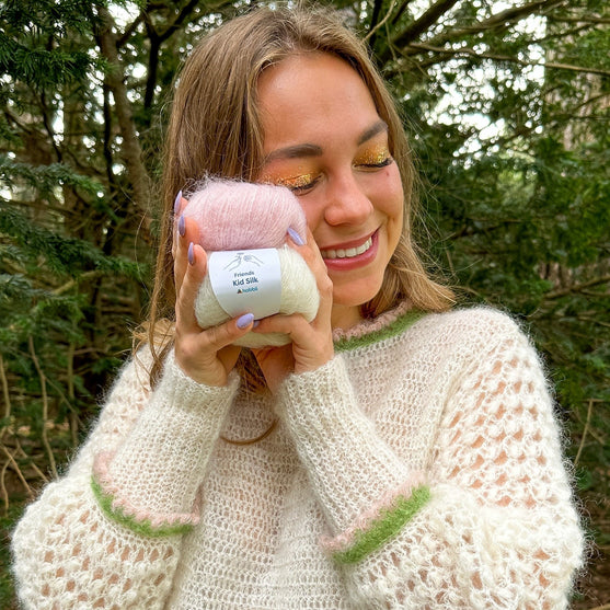 

Christmastide - Pullover
2