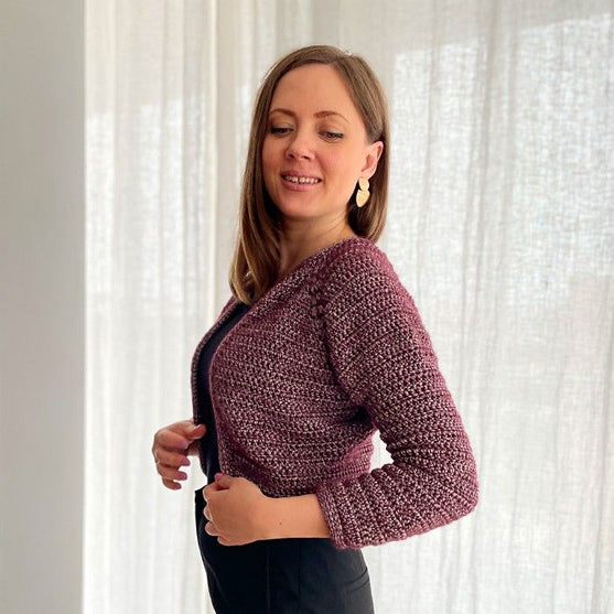 

Pearly Elegance - Cardigan
4