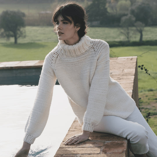 6183-40 Gehäkelter Raglanpulli mit Rollkragen