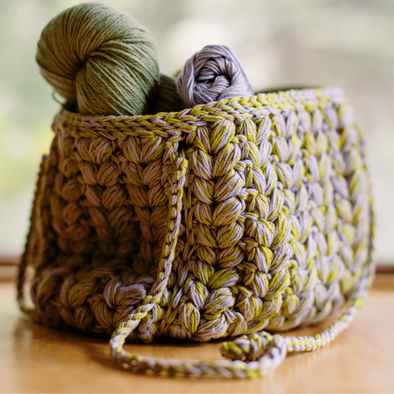 

Vitreous - Tasche aus Puffmaschen
1