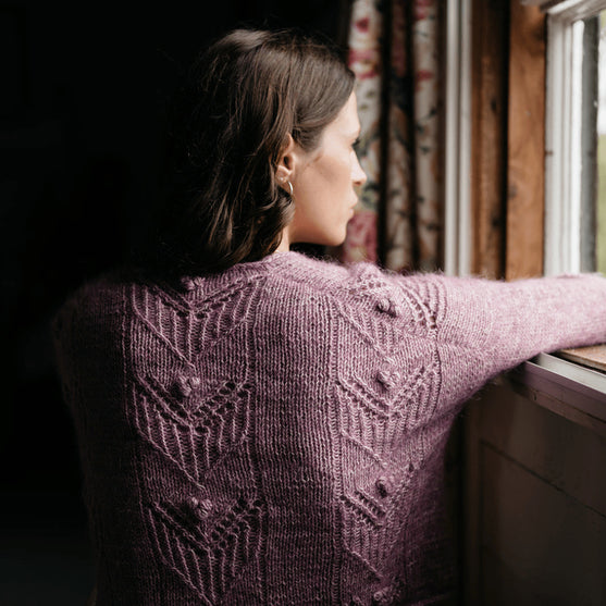 

Antanilla - Lochmuster-Cardigan
5