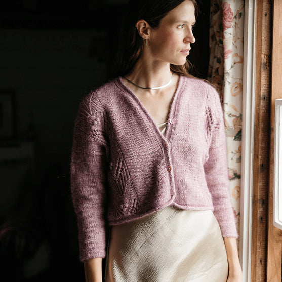 

Antanilla - Lochmuster-Cardigan
8
