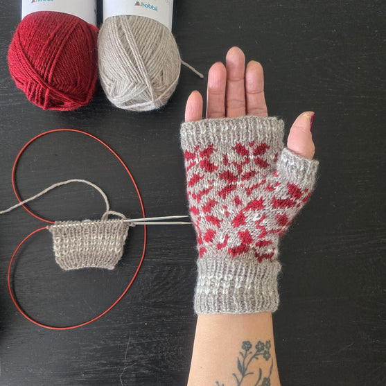 

Mystery Garden - Fingerlose Handschuhe
4