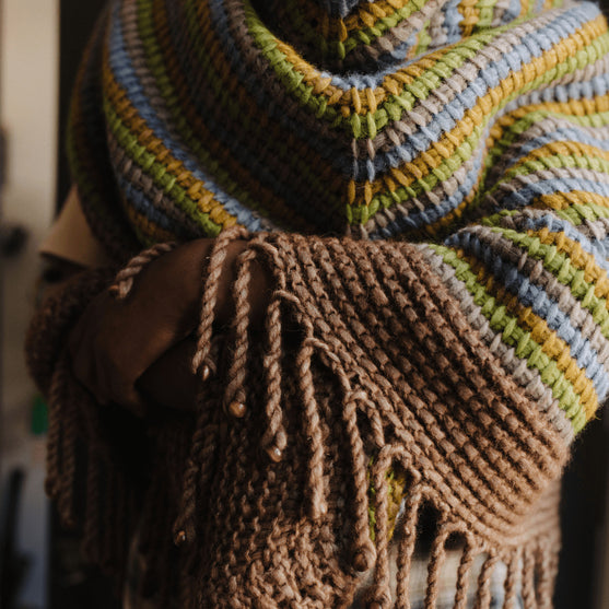 

Demeter - Schal mit Perlen
6