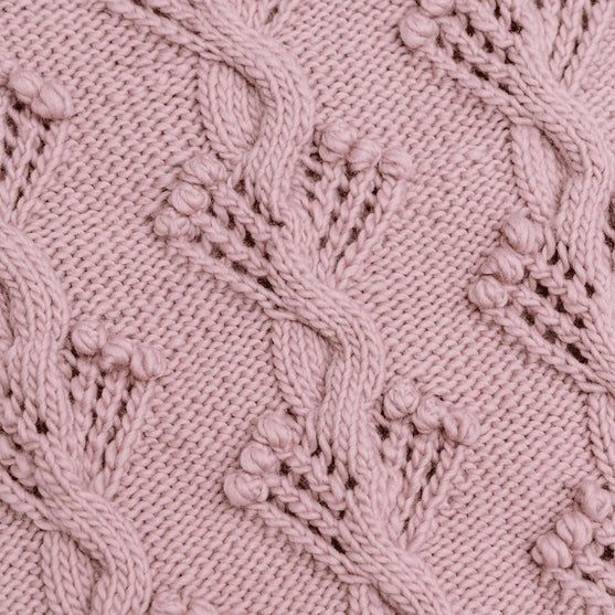 

Apotheosis - Pullover mit Zöpfen und Noppen
8