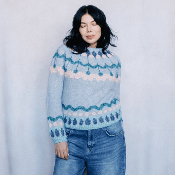 

Whim - Farbmuster-Pullover
6