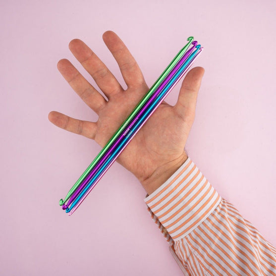 

Alu Doppeltes tunesisches Häkelnadelset - 28 cm - Hobbii
4