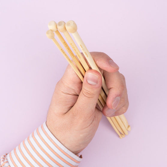 

Tunesische Häkelnadel aus Bambus – 25 cm - Hobbii
2