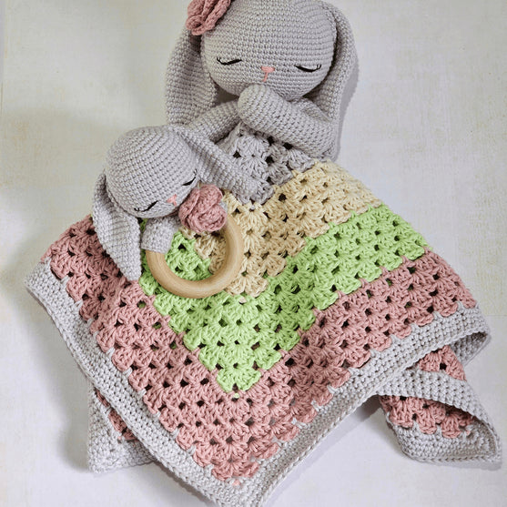 

Retro Bunny Love - Rassel und Schmusetuch
2