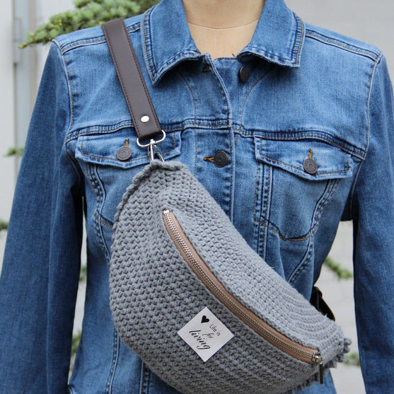 

Crossbody/Belt Bag
1