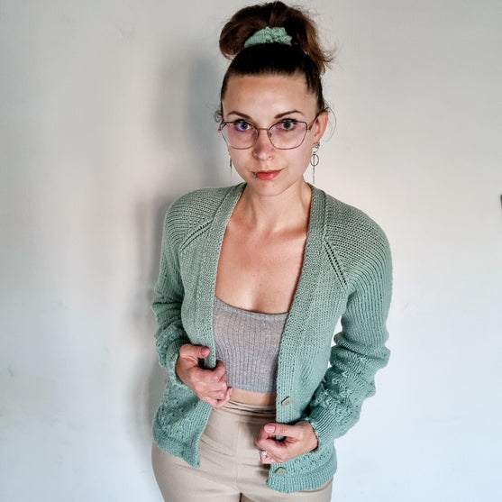 

Dandelion Blowing - Strickjacke
2