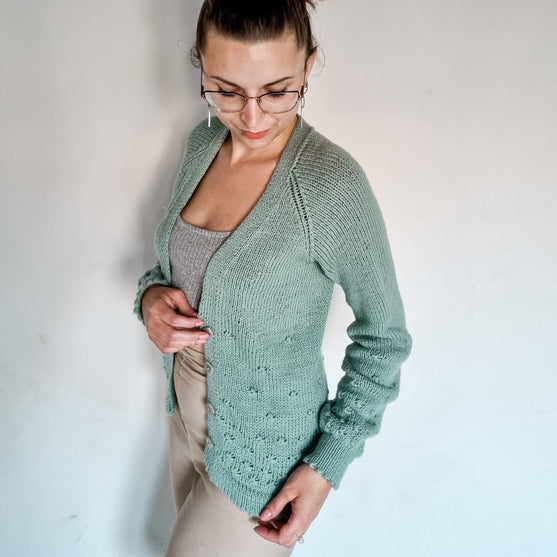 

Dandelion Blowing - Strickjacke
3