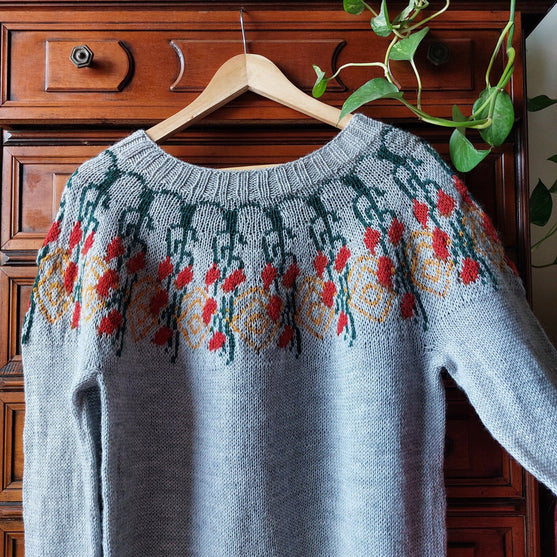 

Autumn Berries - Pullover
2