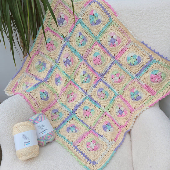 

Blossom Hearts - Babydecke
1