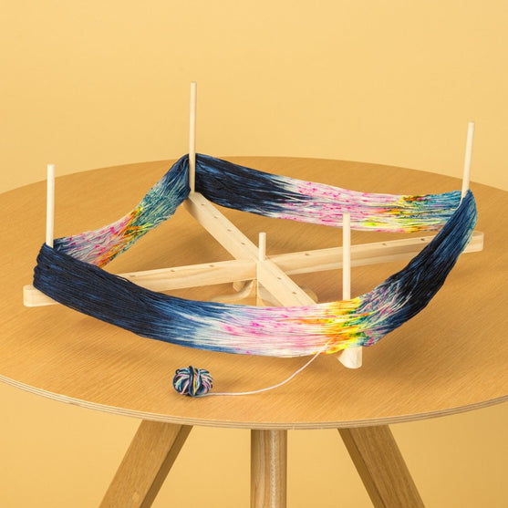 

Wollwickler auf Fuß - Hobbii
4