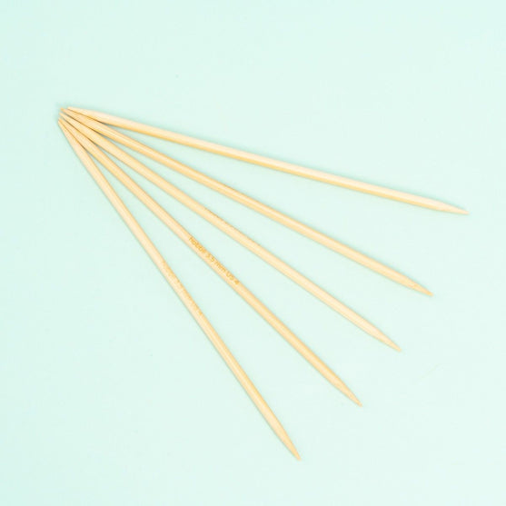 

Bamboo Strumpfstricknadeln - 15 cm - Hobbii
3