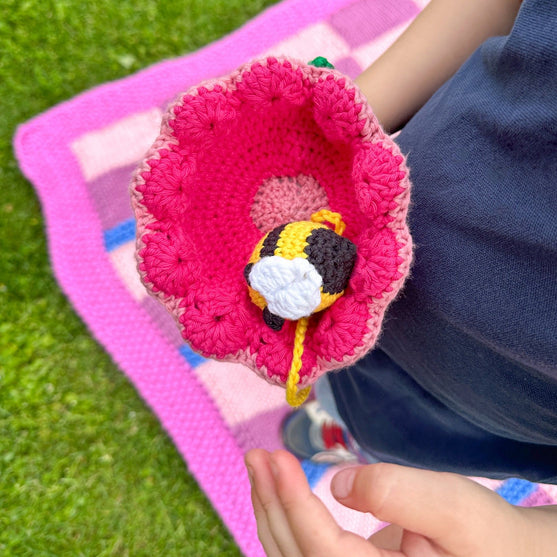 

Bumblebee - Ballfangspiel
8