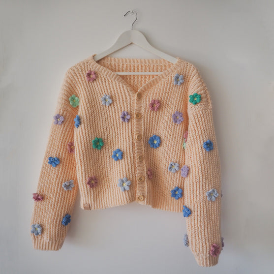 

Blossom - Cardigan
4