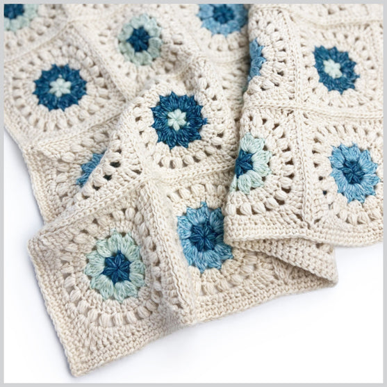 

Blossom Throw - Decke
1